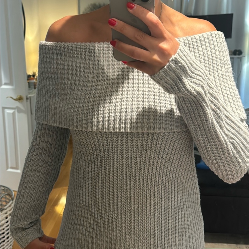 Bardot Off Shoulder Sweater Size S (6)